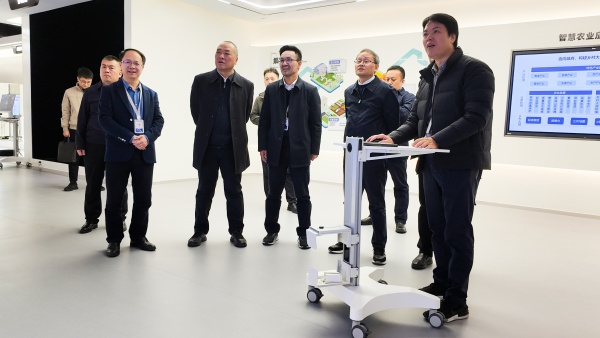 山西省農(nóng)業(yè)農(nóng)村廳黨組書記、廳長孫京民一行蒞臨托普云農(nóng)調(diào)研考察